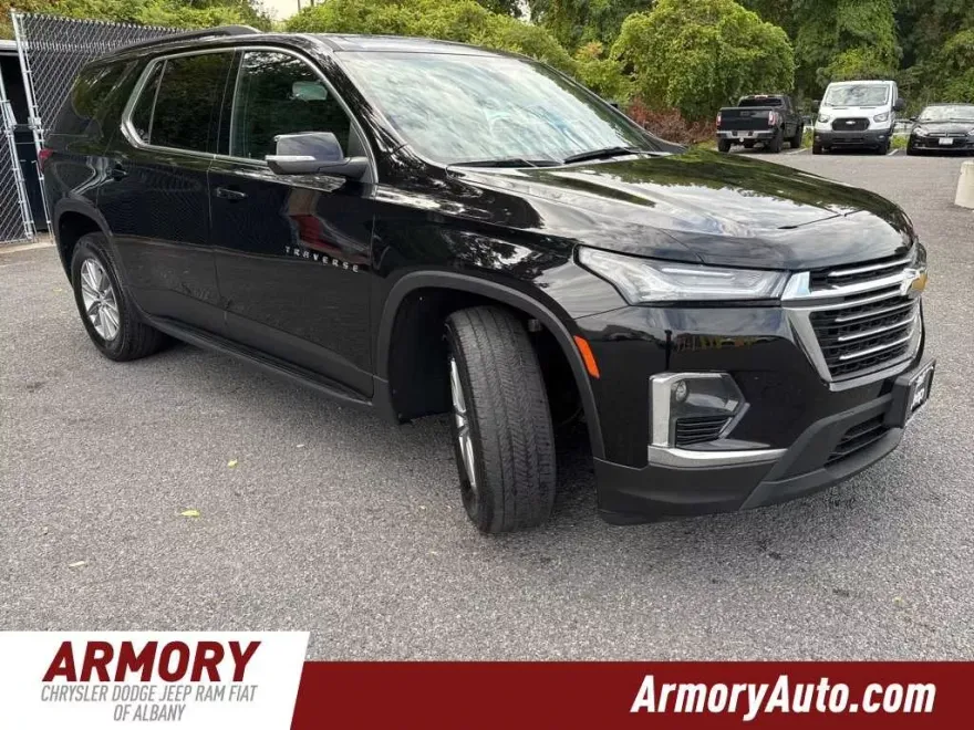 2022 Chevrolet Traverse Leather photo 1
