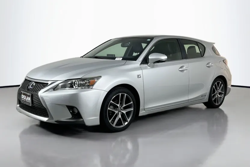 2014 Lexus CT 200h photo 1