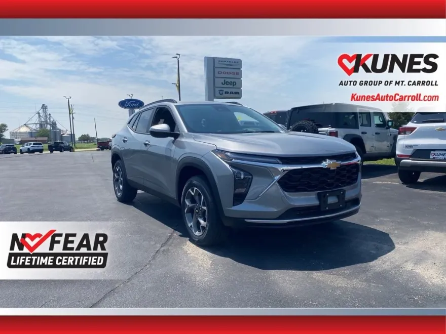 2025 Chevrolet Trax LT photo 1