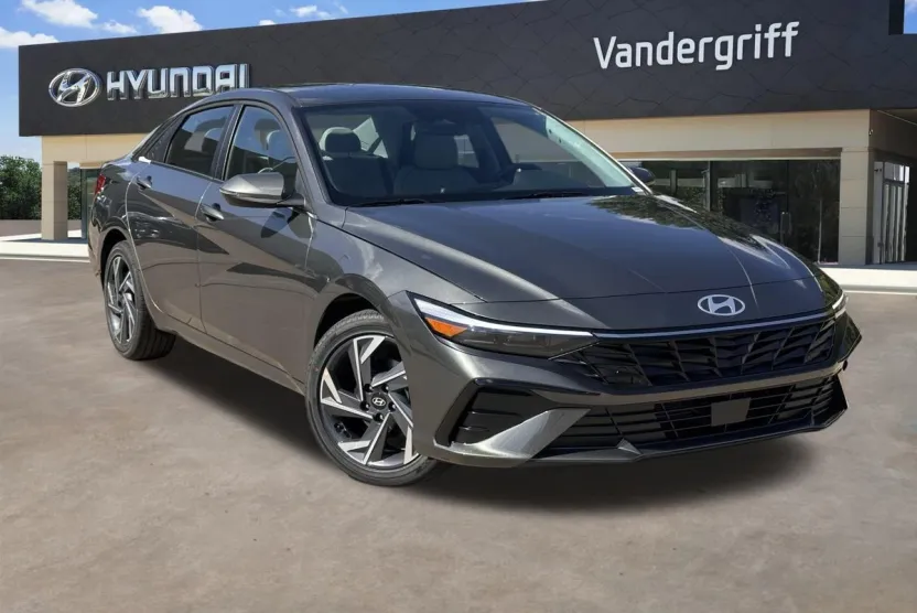 2025 Hyundai Elantra Limited photo 1