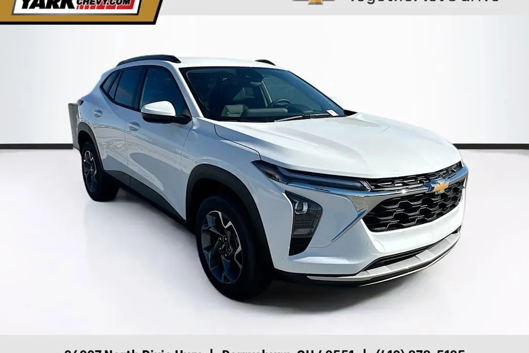 2025 Chevrolet Trax LT photo 1