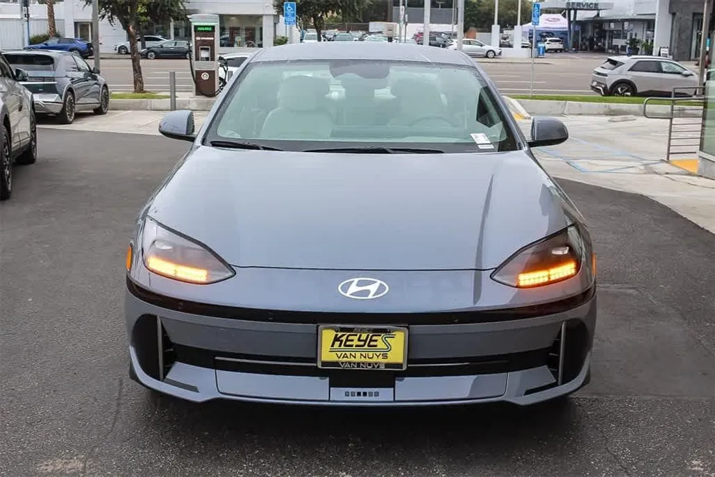 2025 Hyundai Ioniq 6 SEL photo 1