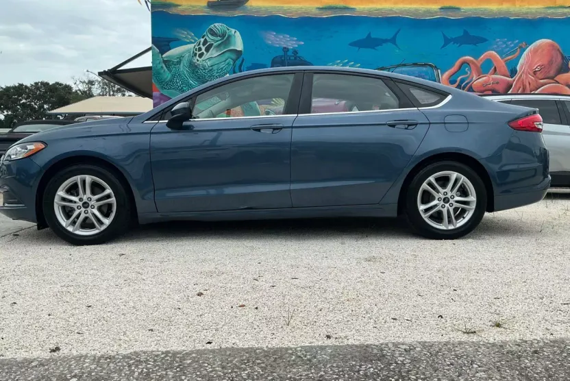 2018 Ford Fusion SE photo 1