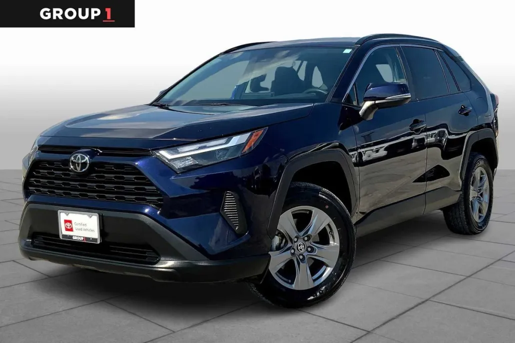 2024 Toyota RAV4 XLE photo 1