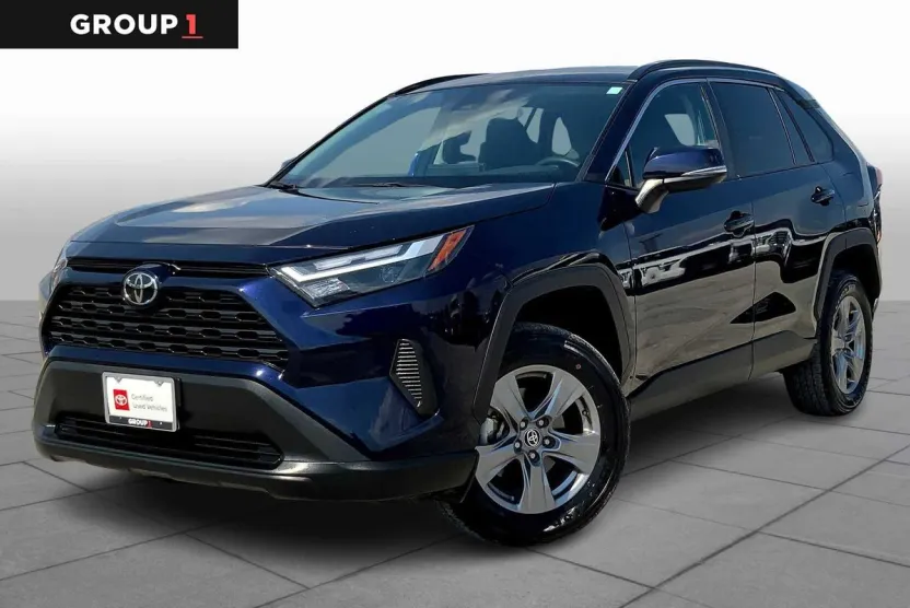 2024 Toyota RAV4 XLE photo 1