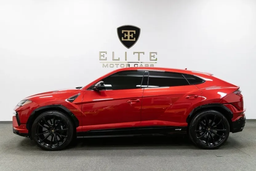 2023 Lamborghini Urus S photo 1