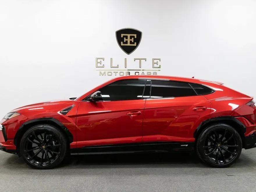 2023 Lamborghini Urus S photo 1