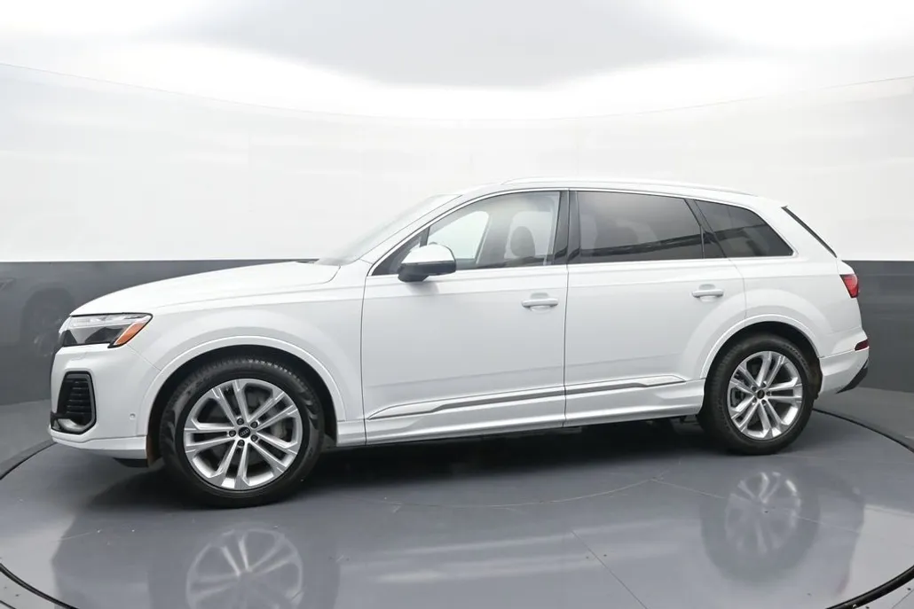 2025 Audi Q7 55 Prestige photo 1