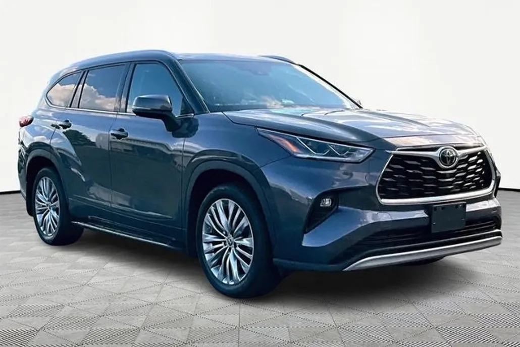 2022 Toyota Highlander Platinum Sport photo 1