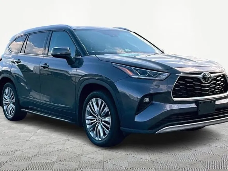 2022 Toyota Highlander Platinum Sport photo 1