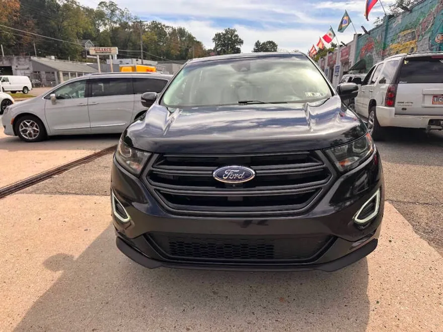 2015 Ford Edge Sport photo 1