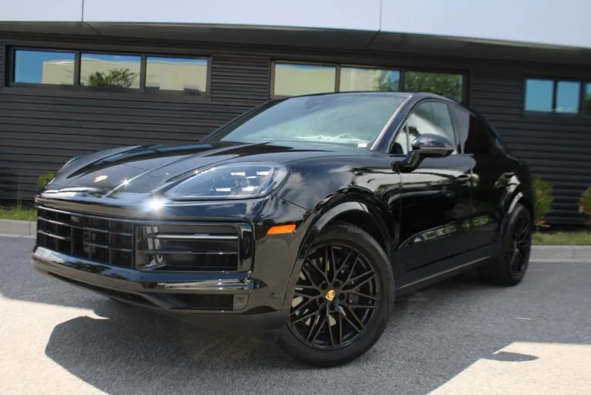 2025 Porsche Cayenne Coupe Base photo 1