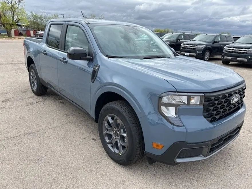 2025 Ford Maverick XLT photo 1