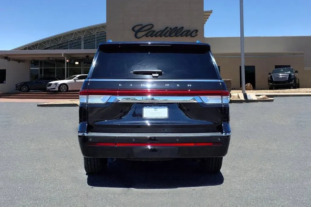 2022 Lincoln Navigator Reserve photo 1