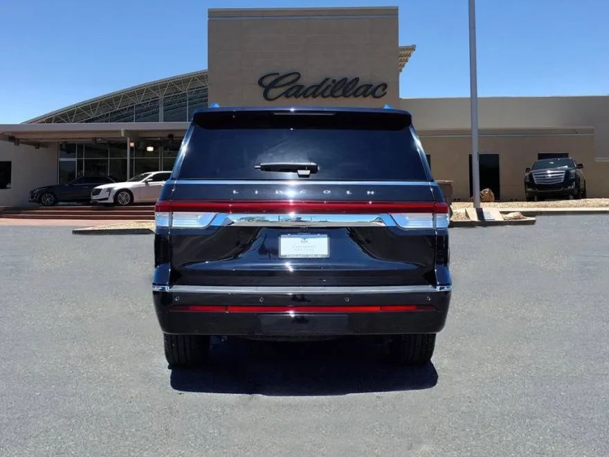 2022 Lincoln Navigator Reserve photo 1