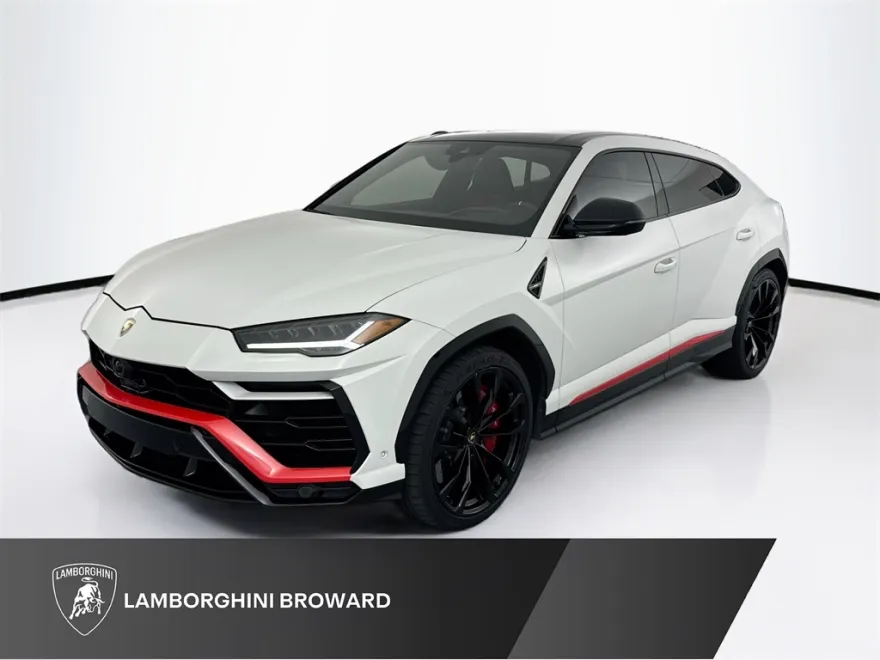 2022 Lamborghini Urus photo 1