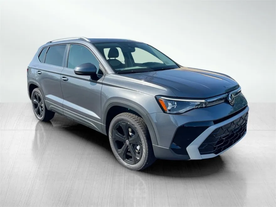 2025 Volkswagen Taos SEL photo 1