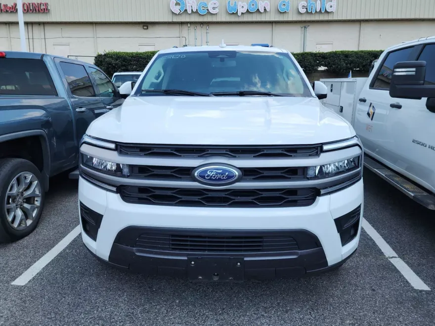 2024 Ford Expedition XLT photo 1