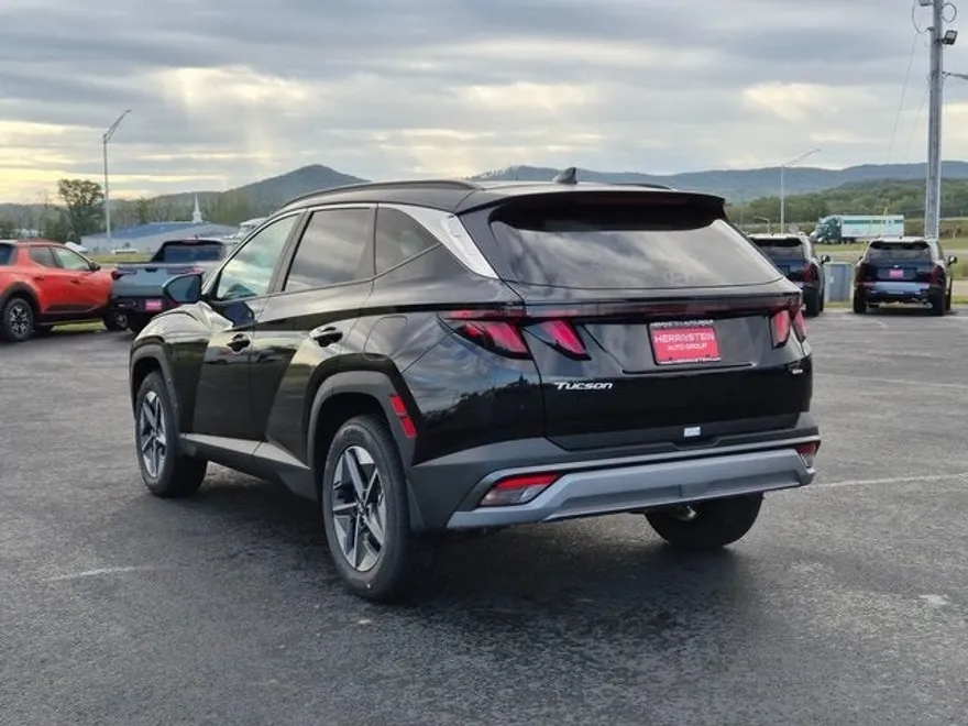 2026 Hyundai Tucson SEL photo 1