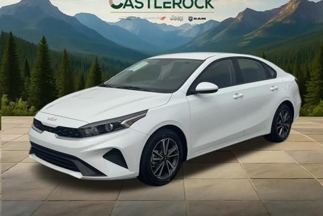2022 Kia Forte LXS photo 1
