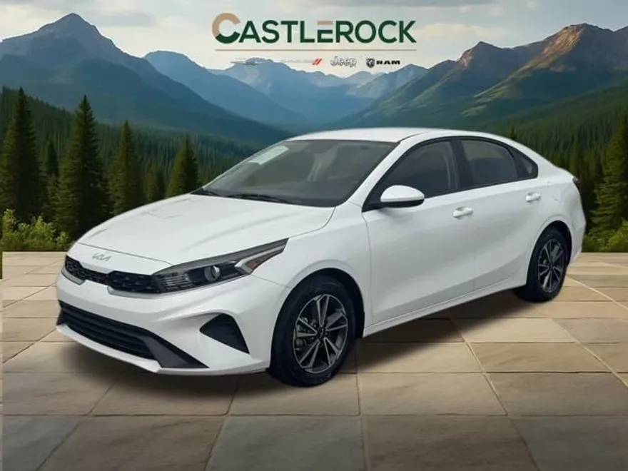 2022 Kia Forte LXS photo 1