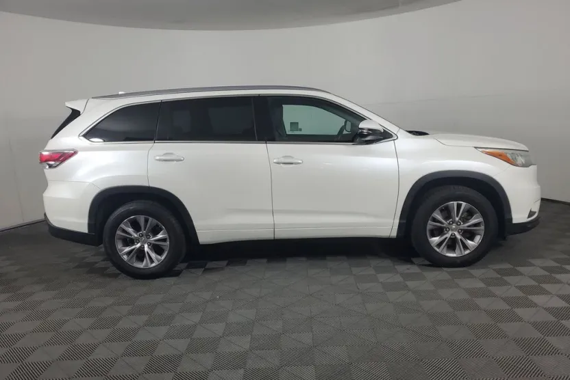 2015 Toyota Highlander XLE photo 1