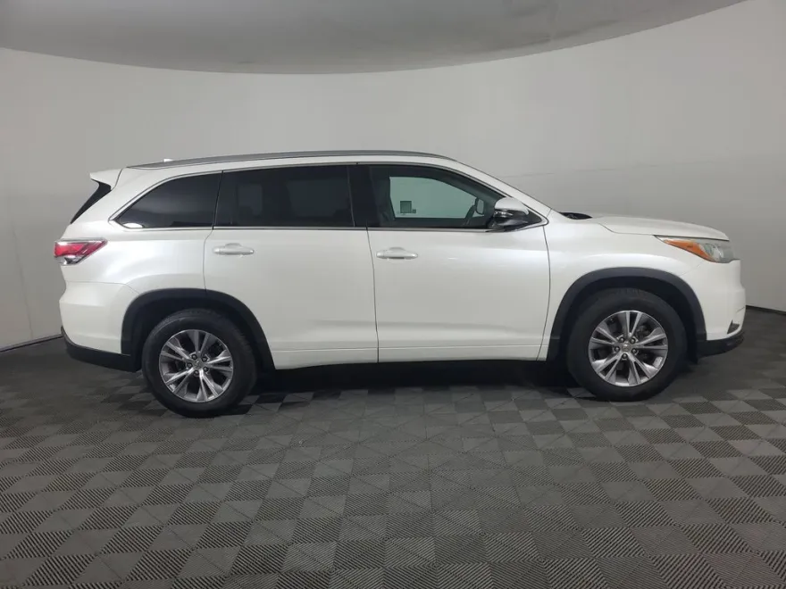 2015 Toyota Highlander XLE photo 1