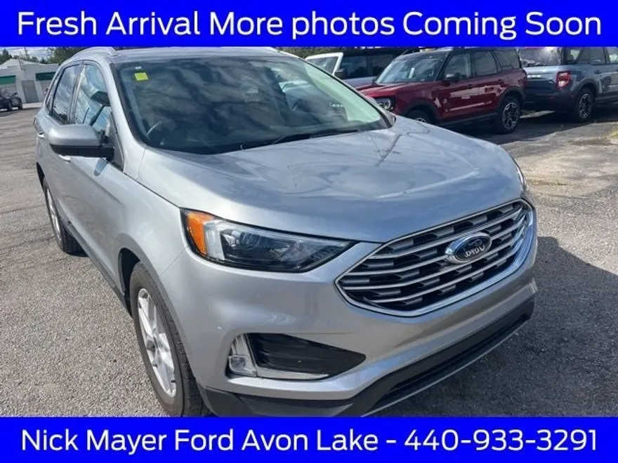 2022 Ford Edge SEL photo 1