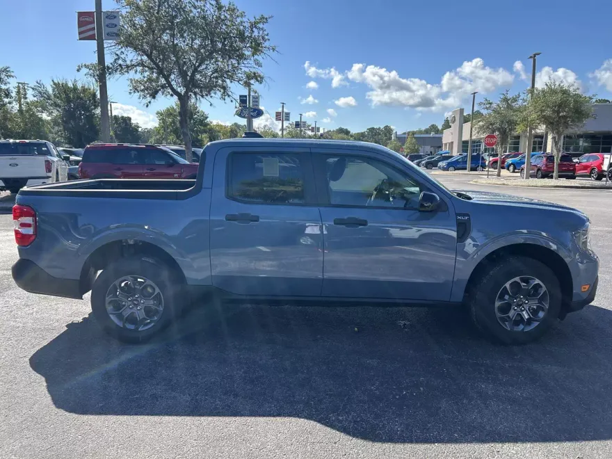 2025 Ford Maverick XLT photo 1