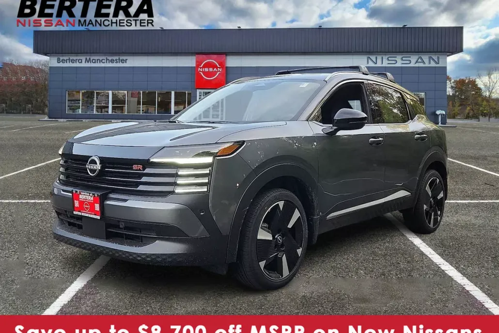 2026 Nissan Kicks SR photo 1