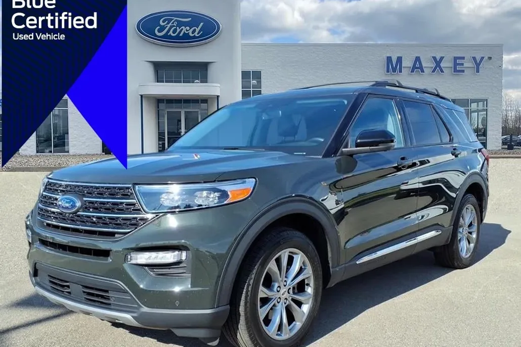 2023 Ford Explorer XLT photo 1
