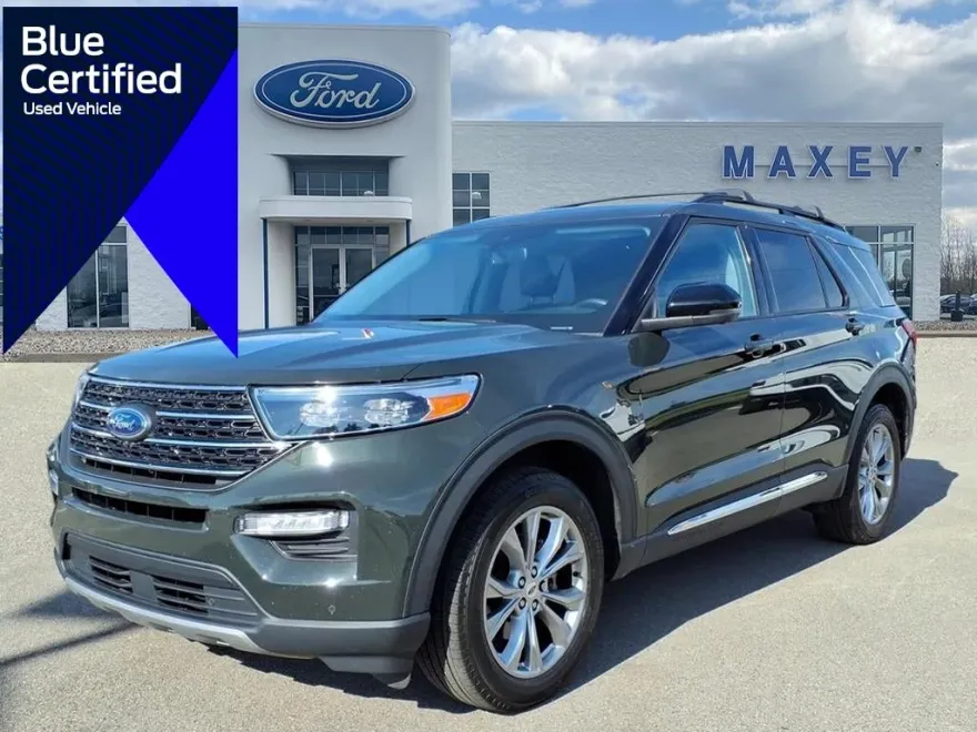 2023 Ford Explorer XLT photo 1
