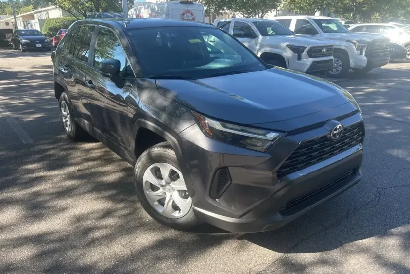 2025 Toyota RAV4 LE photo 1