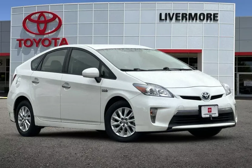 2013 Toyota Prius Plug-in Base photo 1