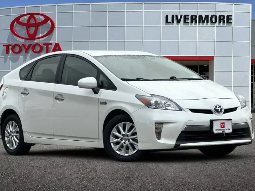 2013 Toyota Prius Plug-in Base photo 1