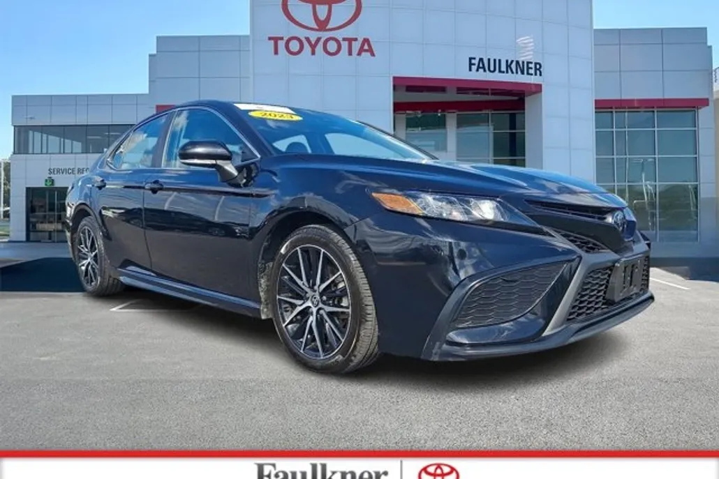 2023 Toyota Camry SE photo 1