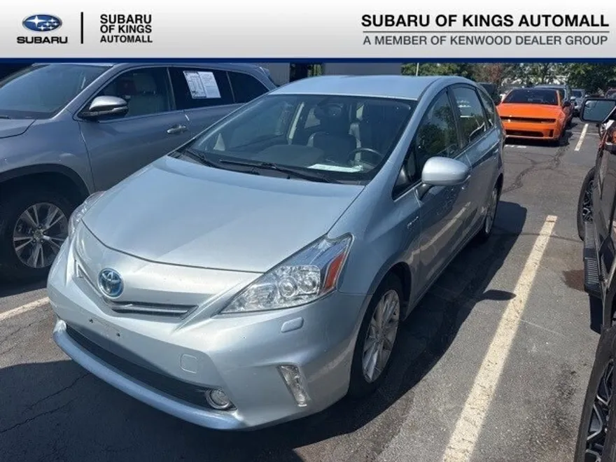 2014 Toyota Prius V Five photo 1