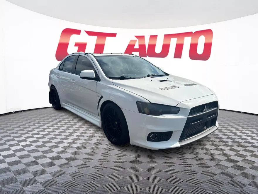 2011 Mitsubishi Lancer Evolution GSR photo 1