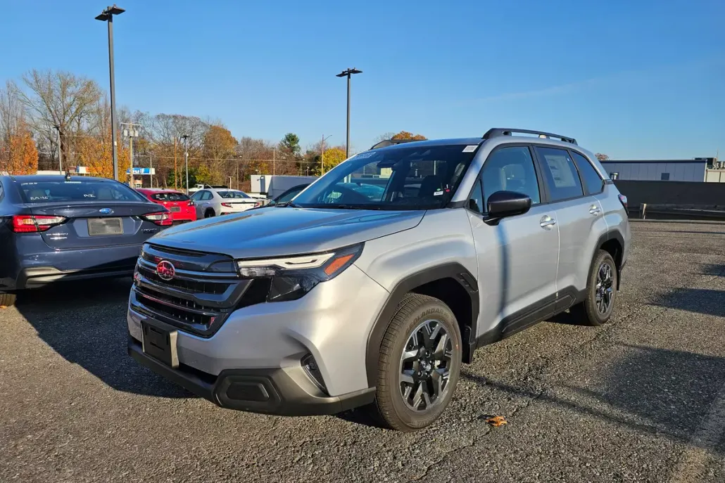 2025 Subaru Forester Premium photo 1