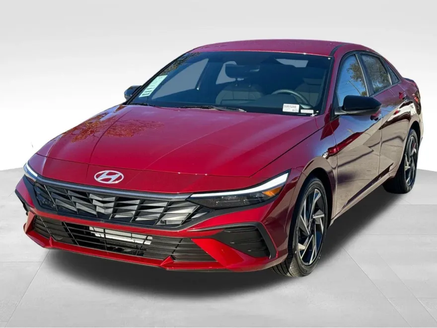 2025 Hyundai Elantra SEL Sport photo 1