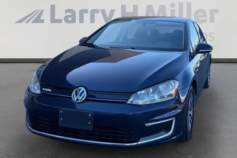 2016 Volkswagen e-Golf SE photo 1