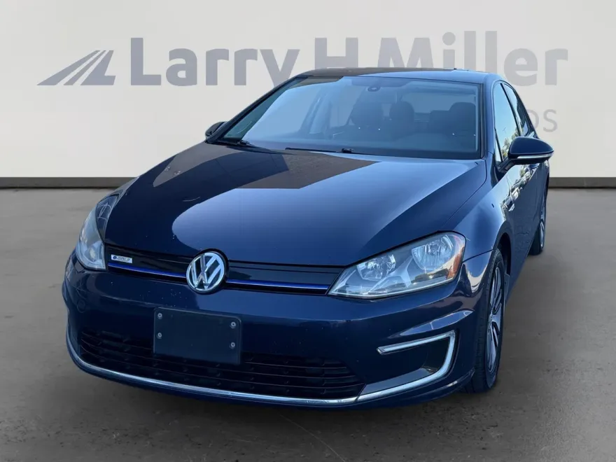 2016 Volkswagen e-Golf SE photo 1