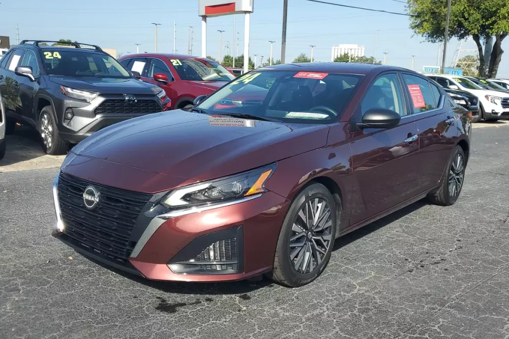 2024 Nissan Altima 2.5 SV photo 1