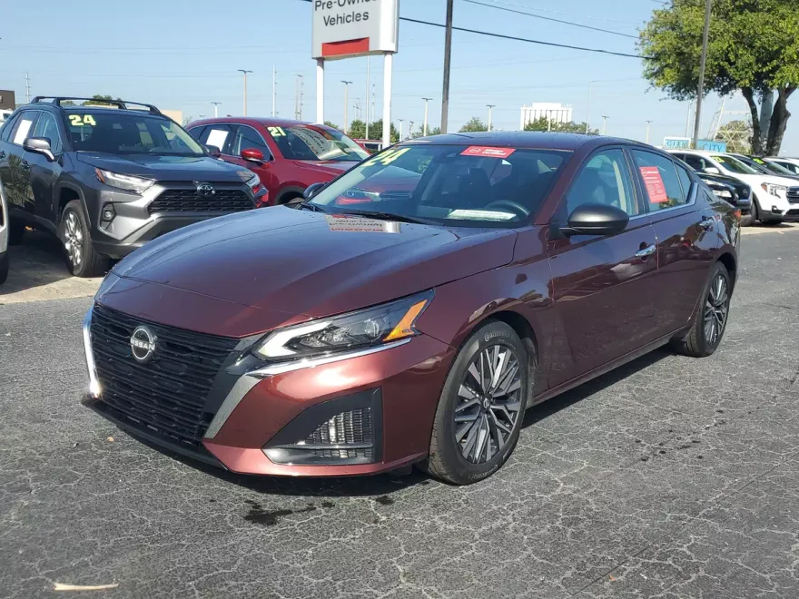 2024 Nissan Altima 2.5 SV photo 1