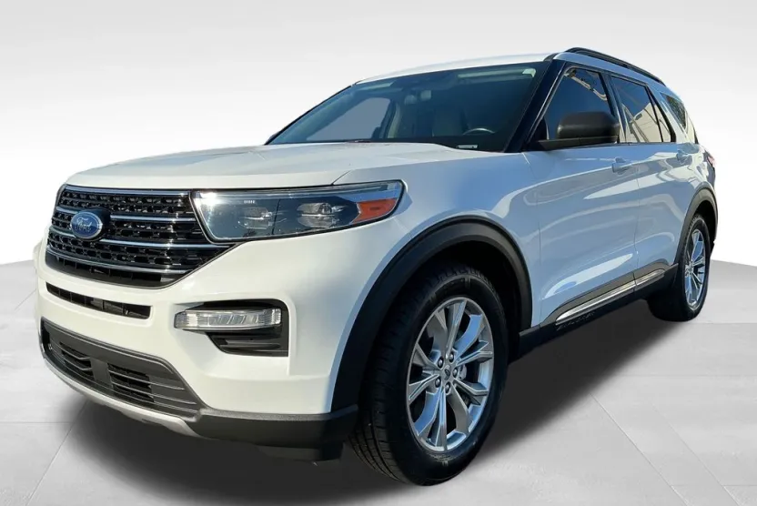 2020 Ford Explorer XLT photo 1