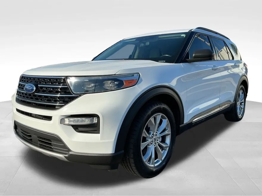 2020 Ford Explorer XLT photo 1
