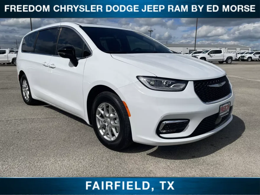 2026 Chrysler Pacifica photo 1