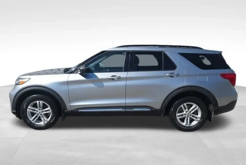 2020 Ford Explorer XLT photo 1