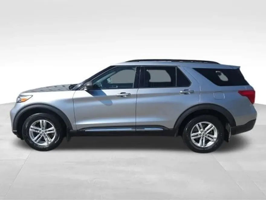 2020 Ford Explorer XLT photo 1