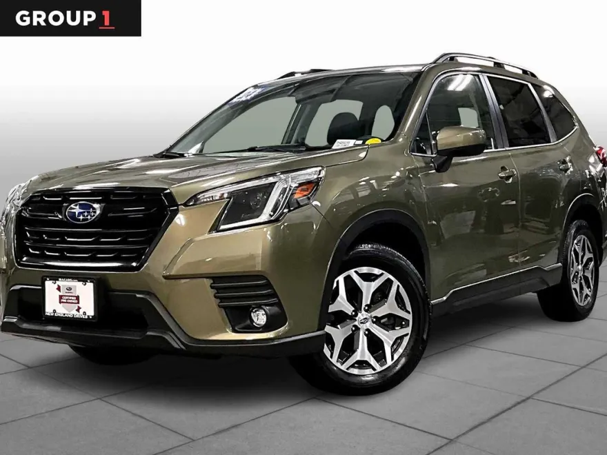 2024 Subaru Forester Premium photo 1